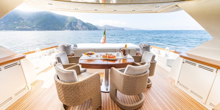 Main Deck Dining