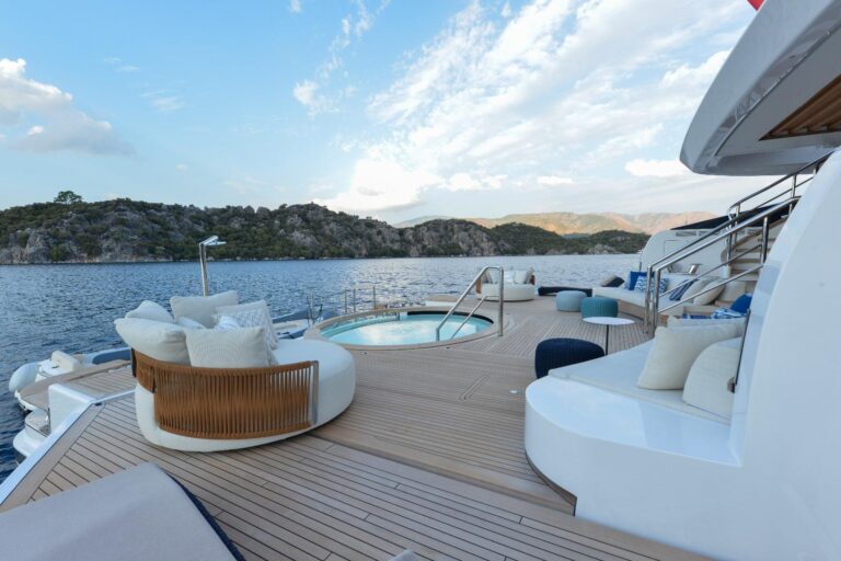 Oasis Deck View Aft