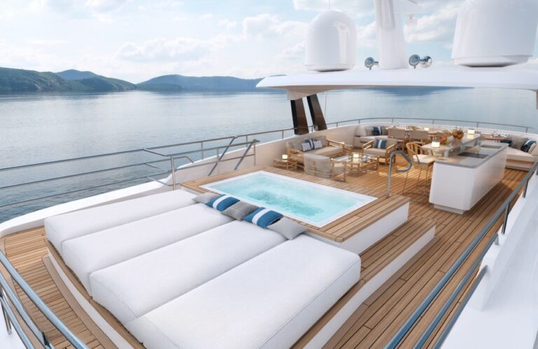 Exterior Sunbathing Area