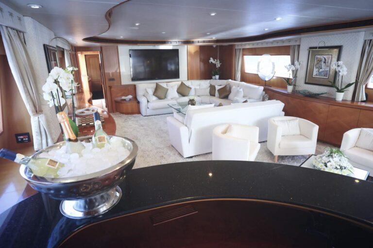 Main salon with bar