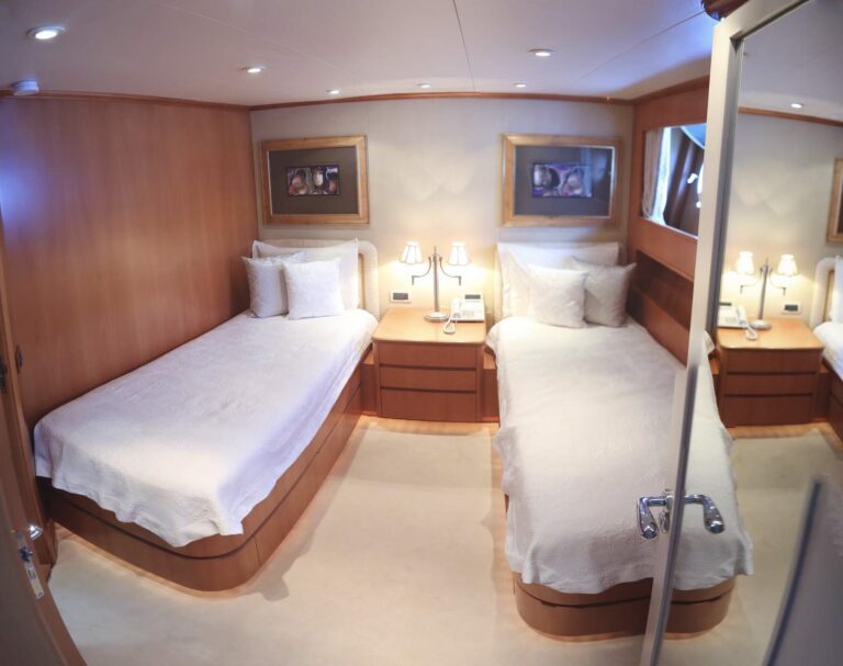 Twin suite