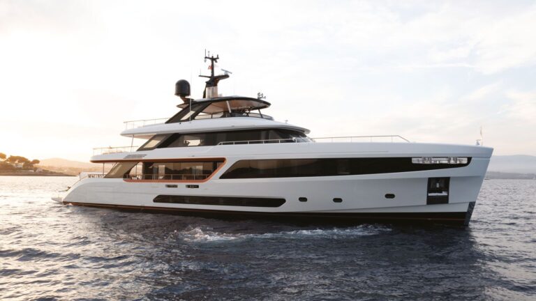 37M BENETTI SUPERYACHT