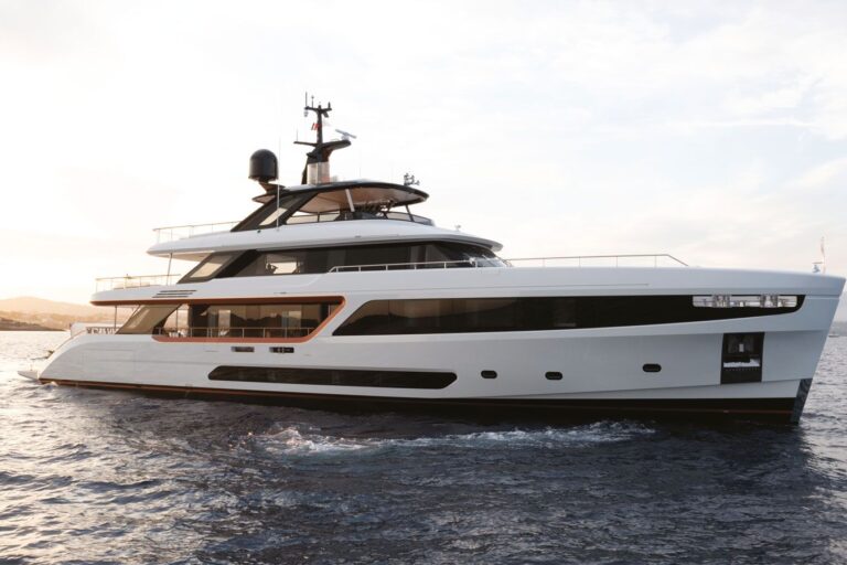 37M BENETTI SUPERYACHT