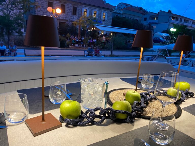 Aft deck dining