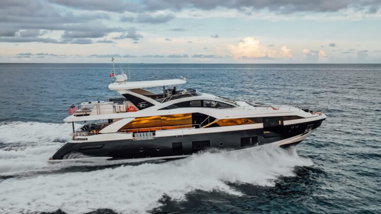 Running Profile Of The Yacht