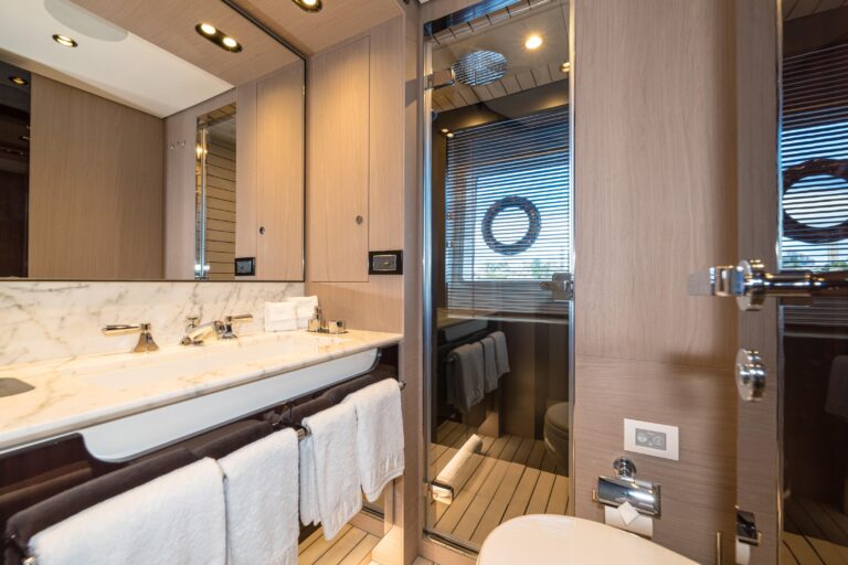 Double Guest Cabin Ensuite