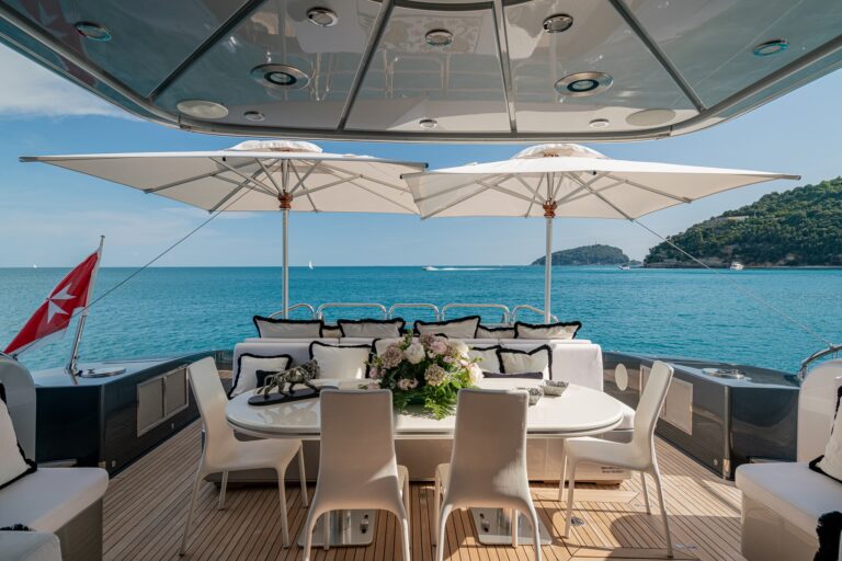 Main Deck Dining