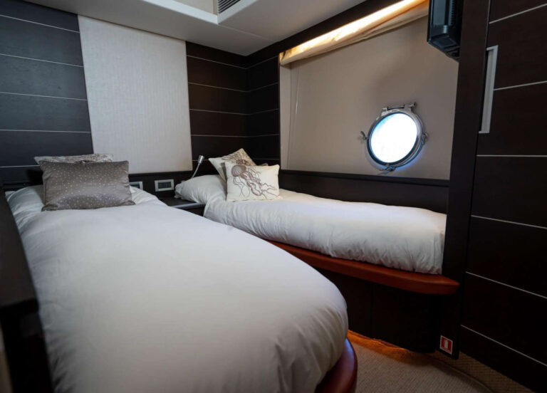 Twin Cabin