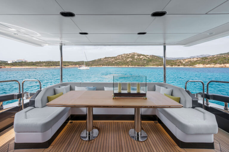 Aft deck dining