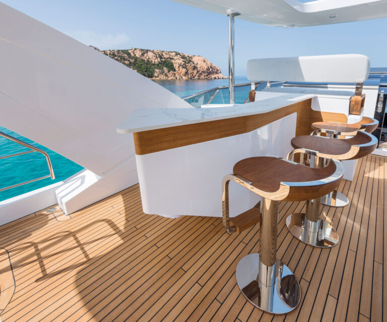 Sun deck bar