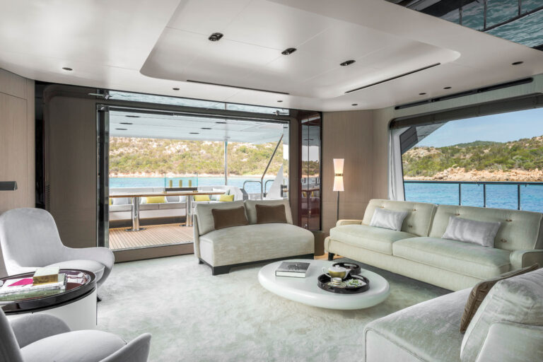 Main salon view aft