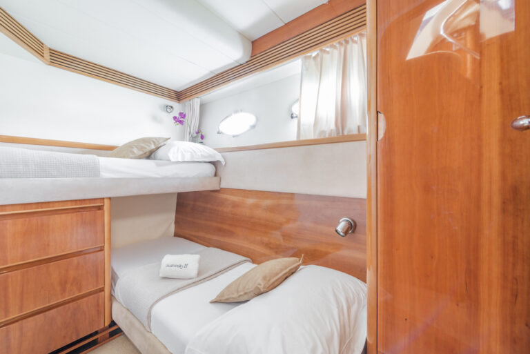 Twin Cabin