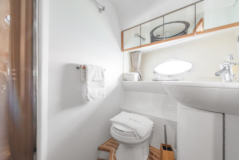 Double Guest Cabin Ensuite