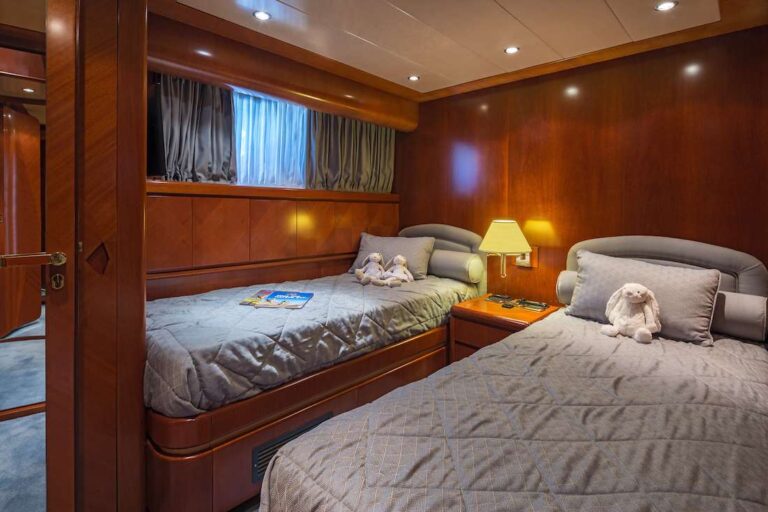 Twin Cabin
