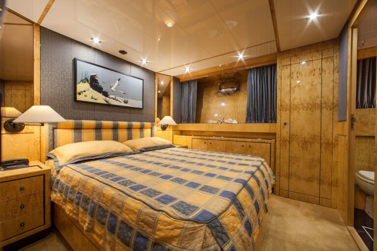 Double Cabin