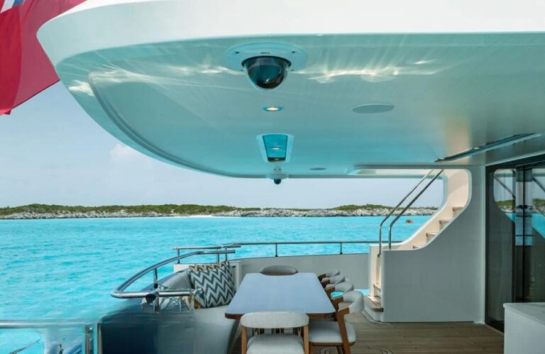 Exterior Relaxation Area With Dining
