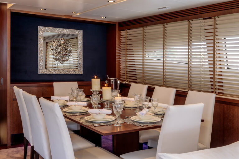 Main salon dining