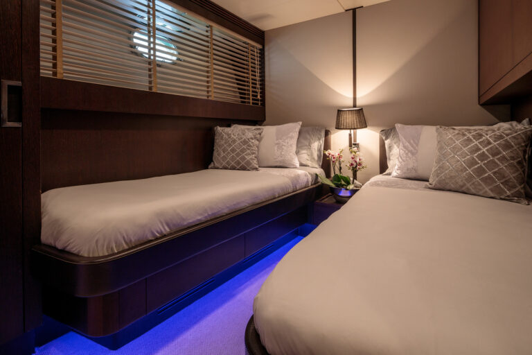 Twin suite