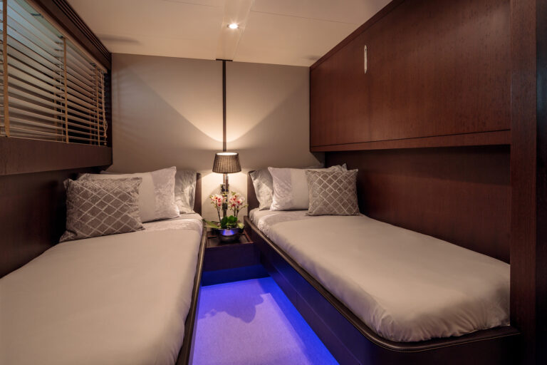 Twin suite
