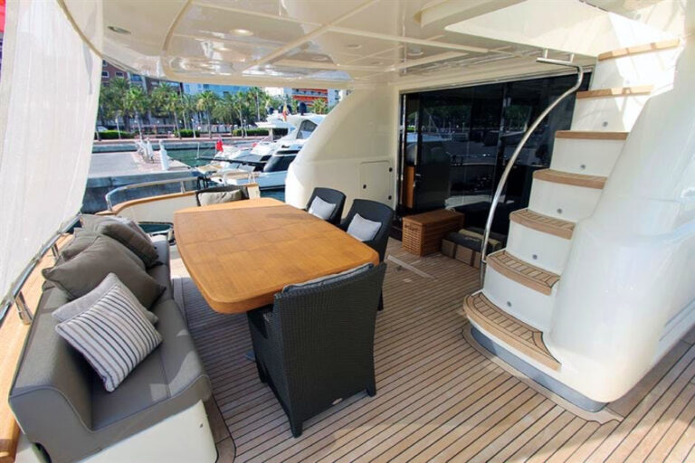 Aft Deck Seating