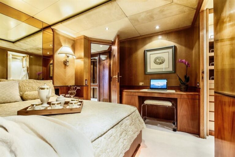 Spacious Double Cabin