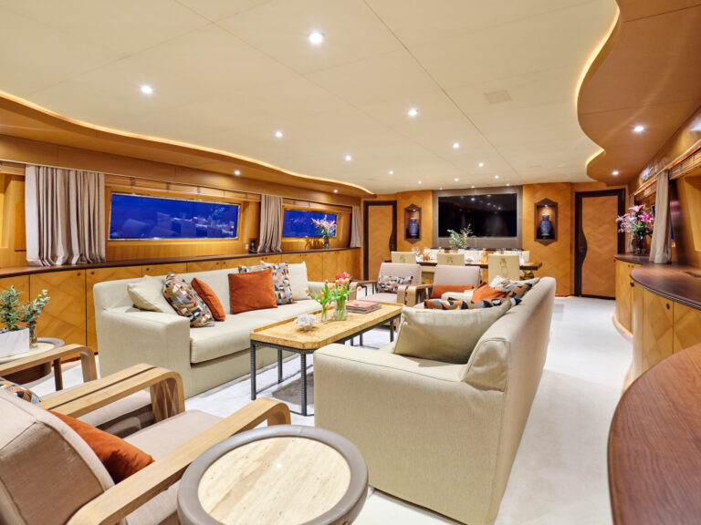 Main Salon Lounge