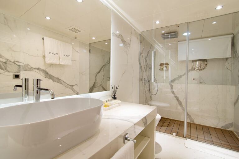 Guest Cabin Ensuite