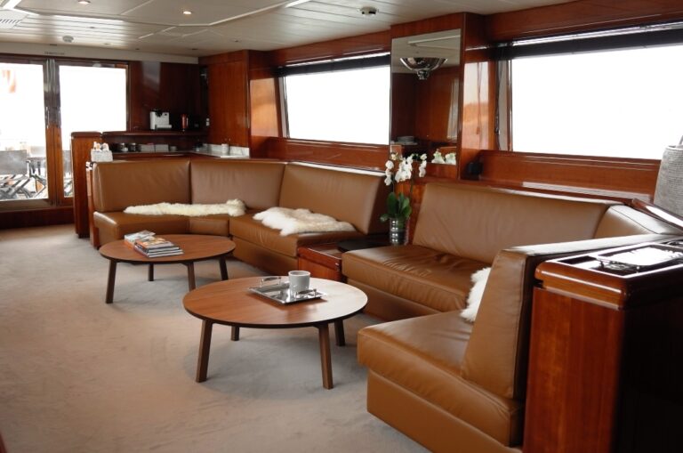 MY MOONRAKER - Salon view aft