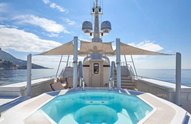 Exterior Sunbathing Area
