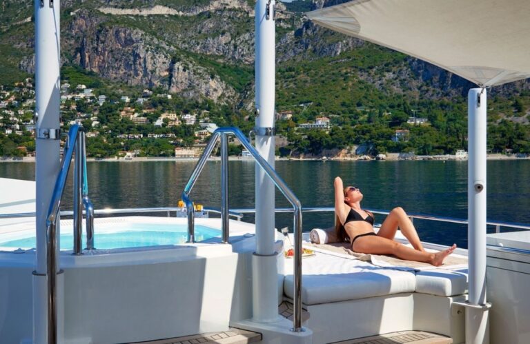Exterior Sunbathing Area