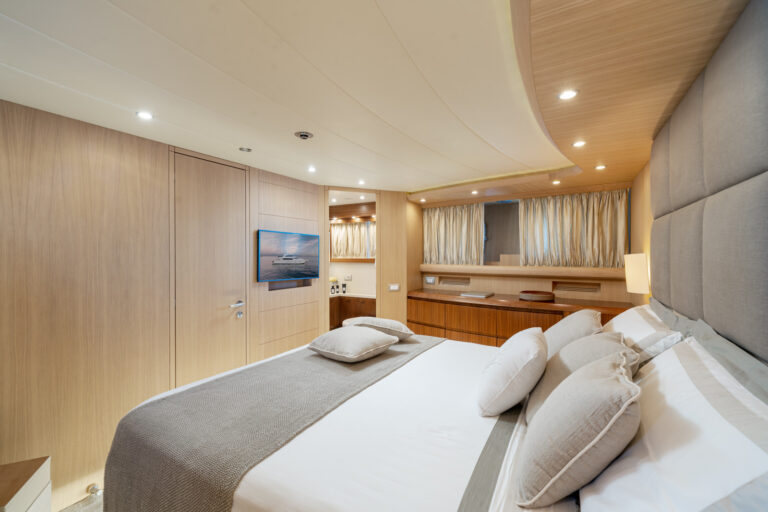 Double Cabin For Guests