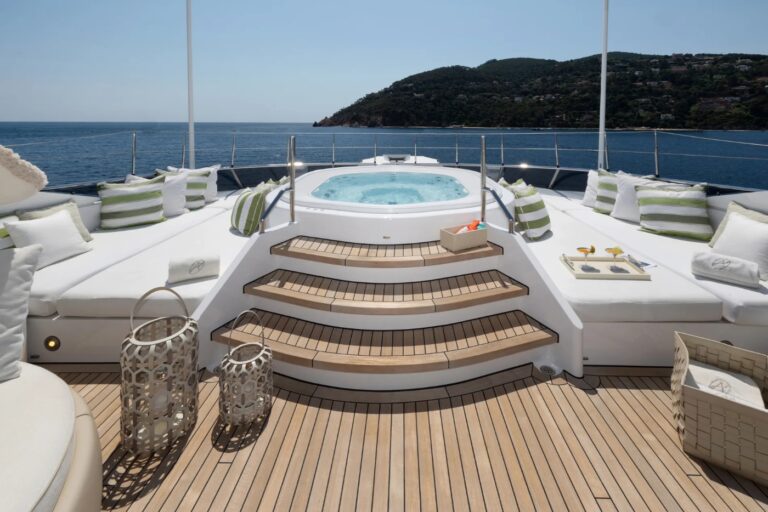 Exterior Sunbathing Area