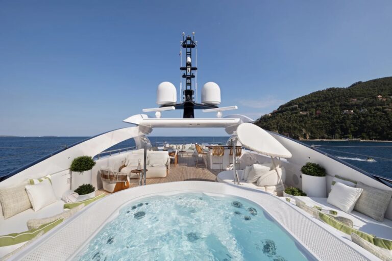 Exterior Sunbathing Area