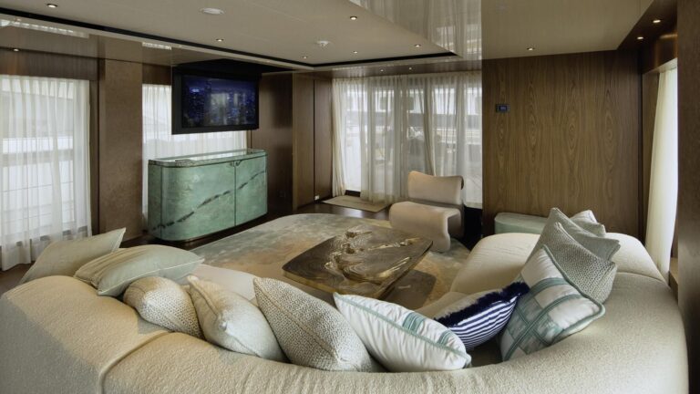 Main Salon Lounge