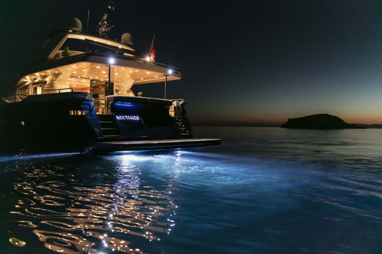 MY MYTHOS - Stern by night
