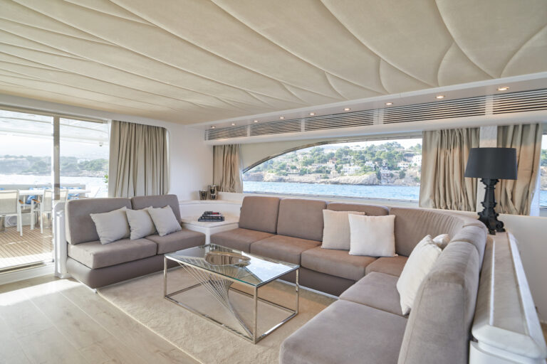 Main Salon Lounge