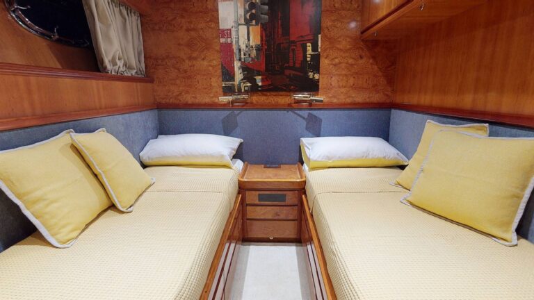 Twin Cabin