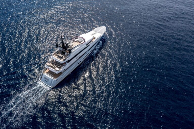 Luxury yacht NAVIS ONE