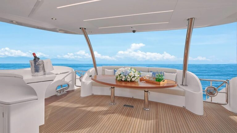 Main deck aft