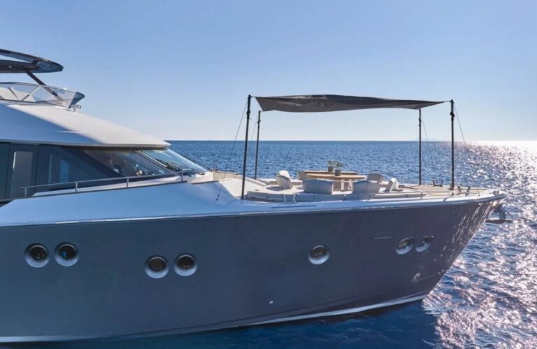 Foredeck Relaxation Area