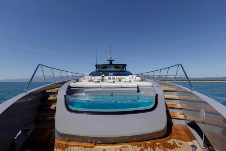 Exterior Sunbathing Area