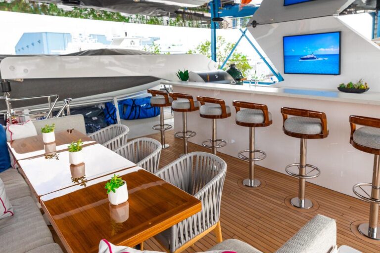 Sun Deck Dining And Bar