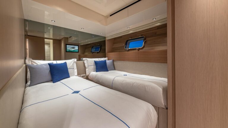 Twin guest suite