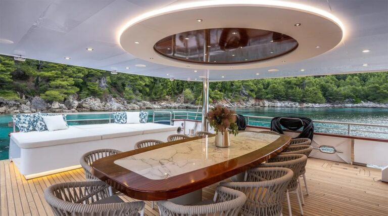 Dining On Main Deck