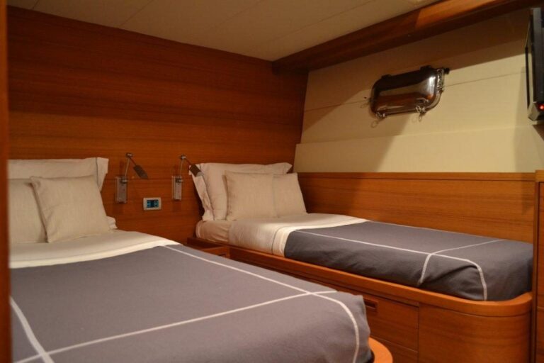 Twin Cabin