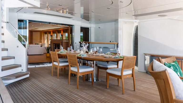 Main Deck Dining
