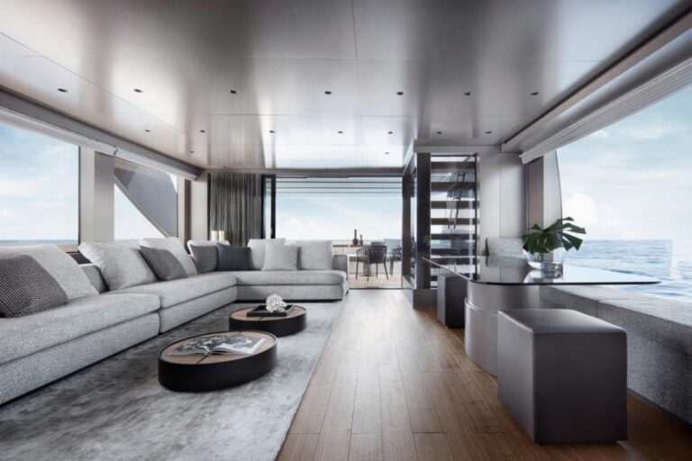 Main Salon (sistership)