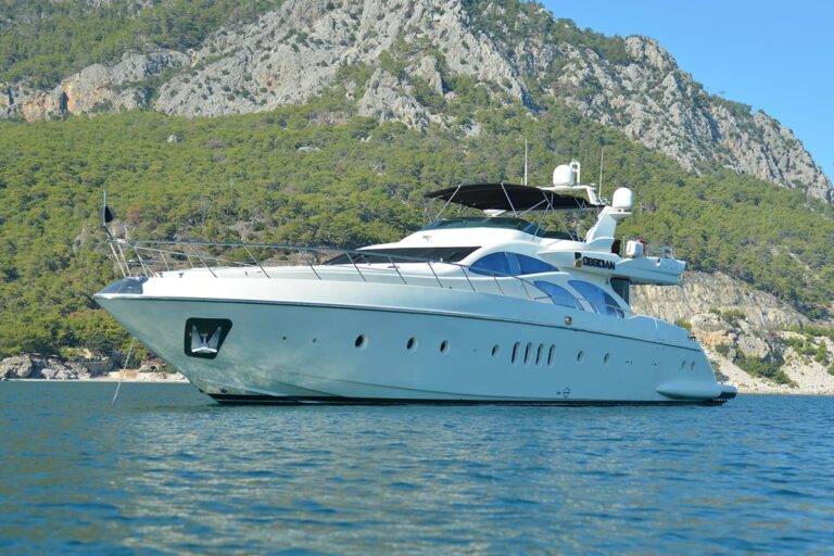M/Y OBSIDIAN
