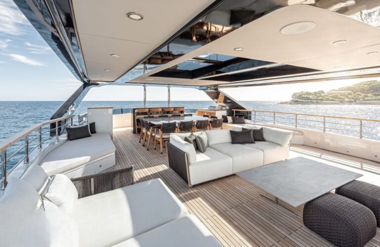 Exterior Relaxation Area With Dining