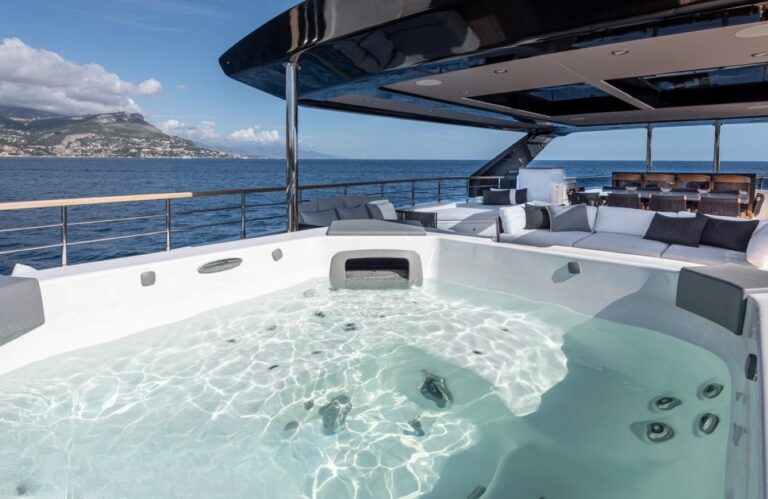 Exterior Sunbathing Area